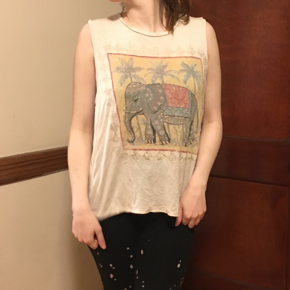 Elephant loose fit tank top size L